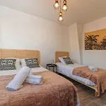Et Volcans - Grand Proche Centre-ville Pour 24 Personnes بيت للعطل