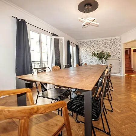 Et Volcans - Grand Proche Centre-ville Pour 24 Personnes Hébergement de vacances