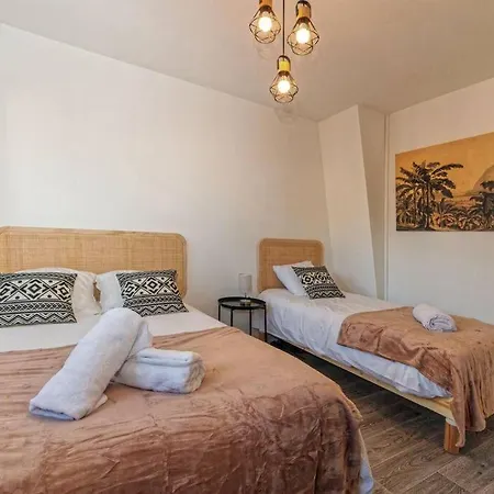 Et Volcans - Grand Proche Centre-ville Pour 24 Personnes Holiday home