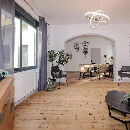 Et Volcans - Grand Proche Centre-ville Pour 24 Personnes Casa vacanze