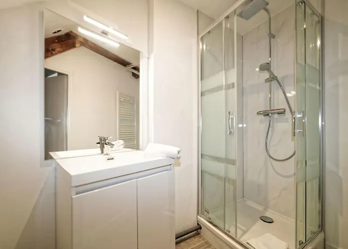 Et Volcans - Grand Proche Centre-ville Pour 24 Personnes Сasa de vacaciones