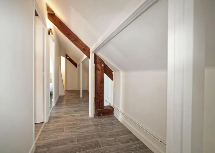 Hébergement de vacances Et Volcans - Grand Proche Centre-ville Pour 24 Personnes *