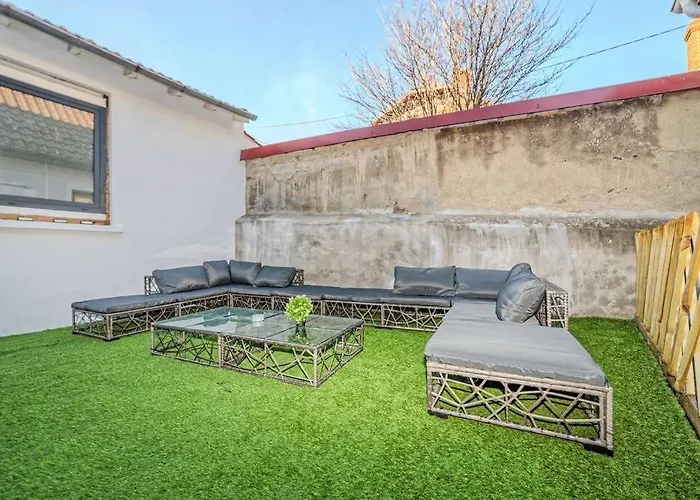 Et Volcans - Grand Proche Centre-ville Pour 24 Personnes Сasa de vacaciones