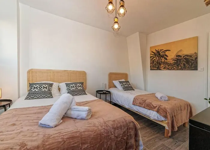 Et Volcans - Grand Proche Centre-ville Pour 24 Personnes Сasa de vacaciones