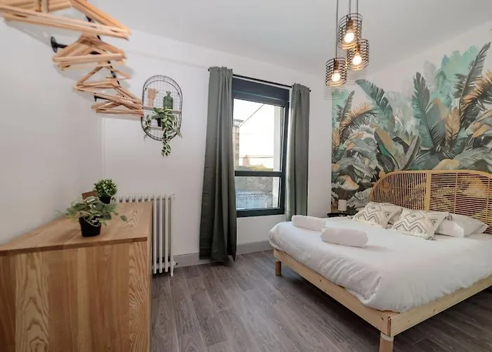 Et Volcans - Grand Proche Centre-ville Pour 24 Personnes * Clermont-Ferrand