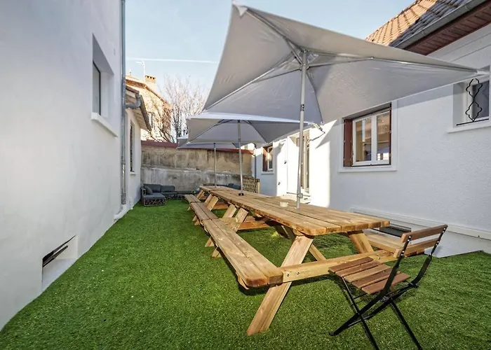 Et Volcans - Grand Proche Centre-ville Pour 24 Personnes Сasa de vacaciones