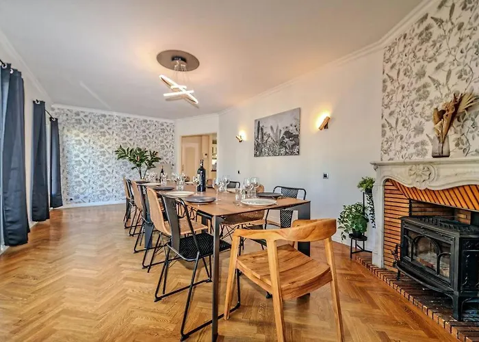 Et Volcans - Grand Proche Centre-ville Pour 24 Personnes Hébergement de vacances Clermont-Ferrand